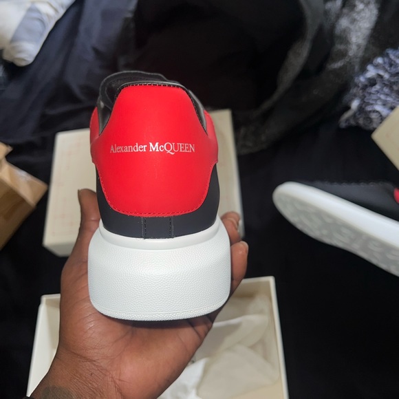 Alexander McQueens oversized Black/Red (W) - Picture 5 of 9